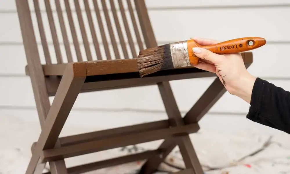 repainting old wooded patio furniture